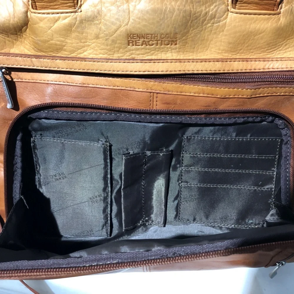Kenneth Cole Reaction Manhattan Colombian Briefcase ( USED )